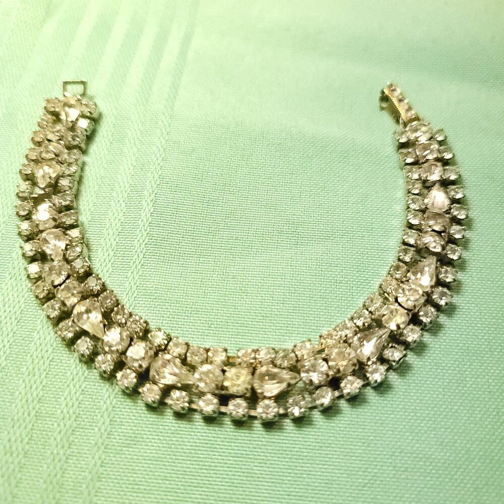 Vtg 1950s Rhodium Plated Rhinestone Bracelet 7.5" Clear Pear & Chaton Bridal Lar